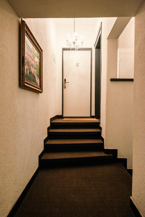 Aparthotel Hine Adon Fribourg Luaran gambar