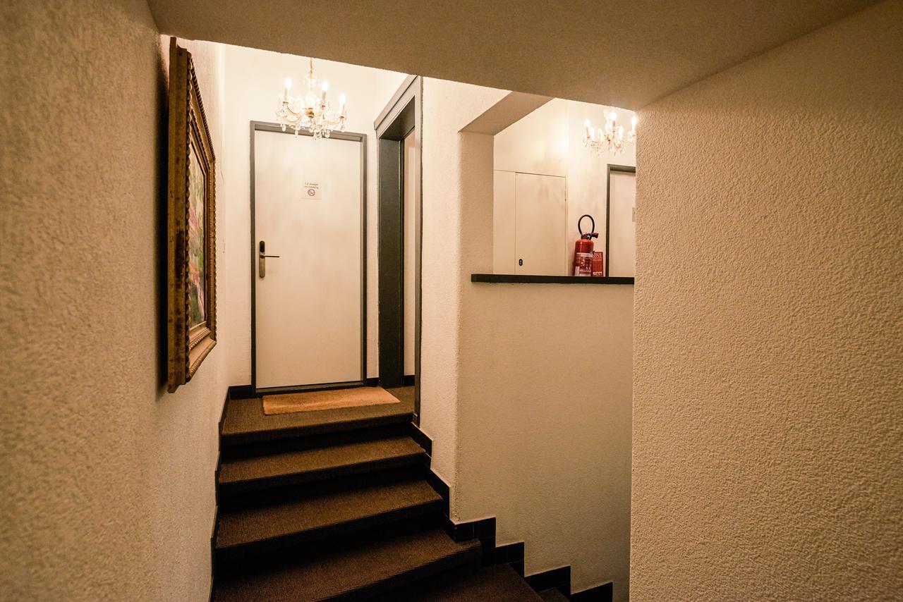 Aparthotel Hine Adon Fribourg Luaran gambar
