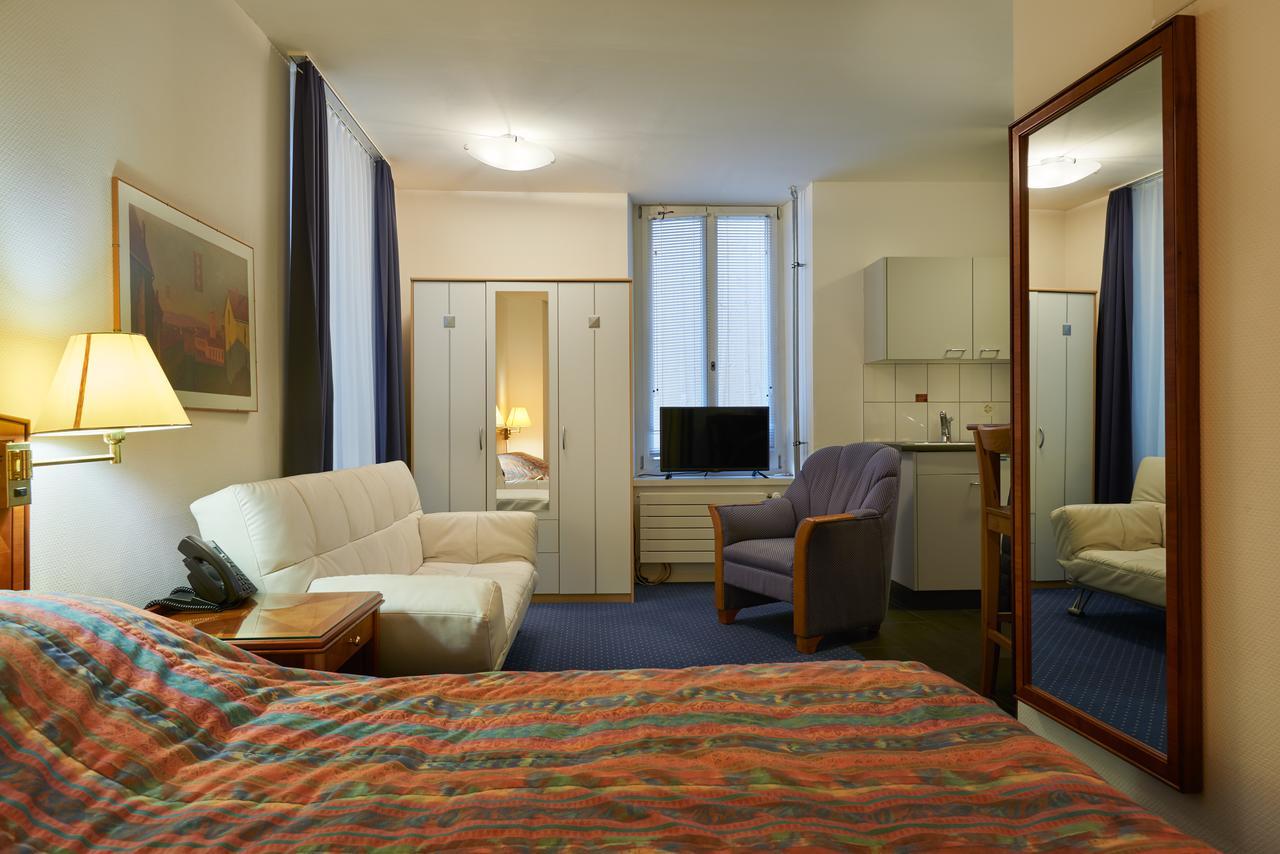 Aparthotel Hine Adon Fribourg Luaran gambar