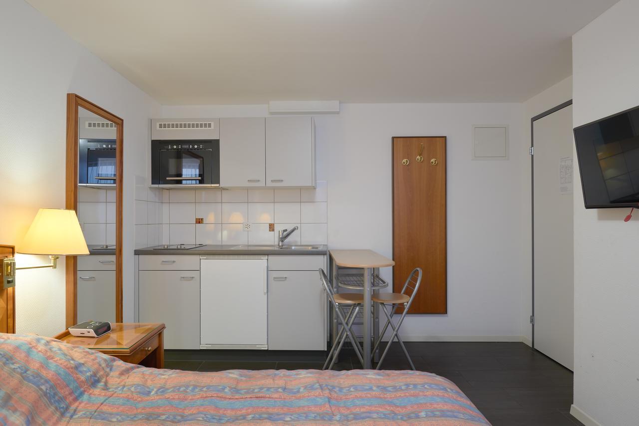 Aparthotel Hine Adon Fribourg Luaran gambar